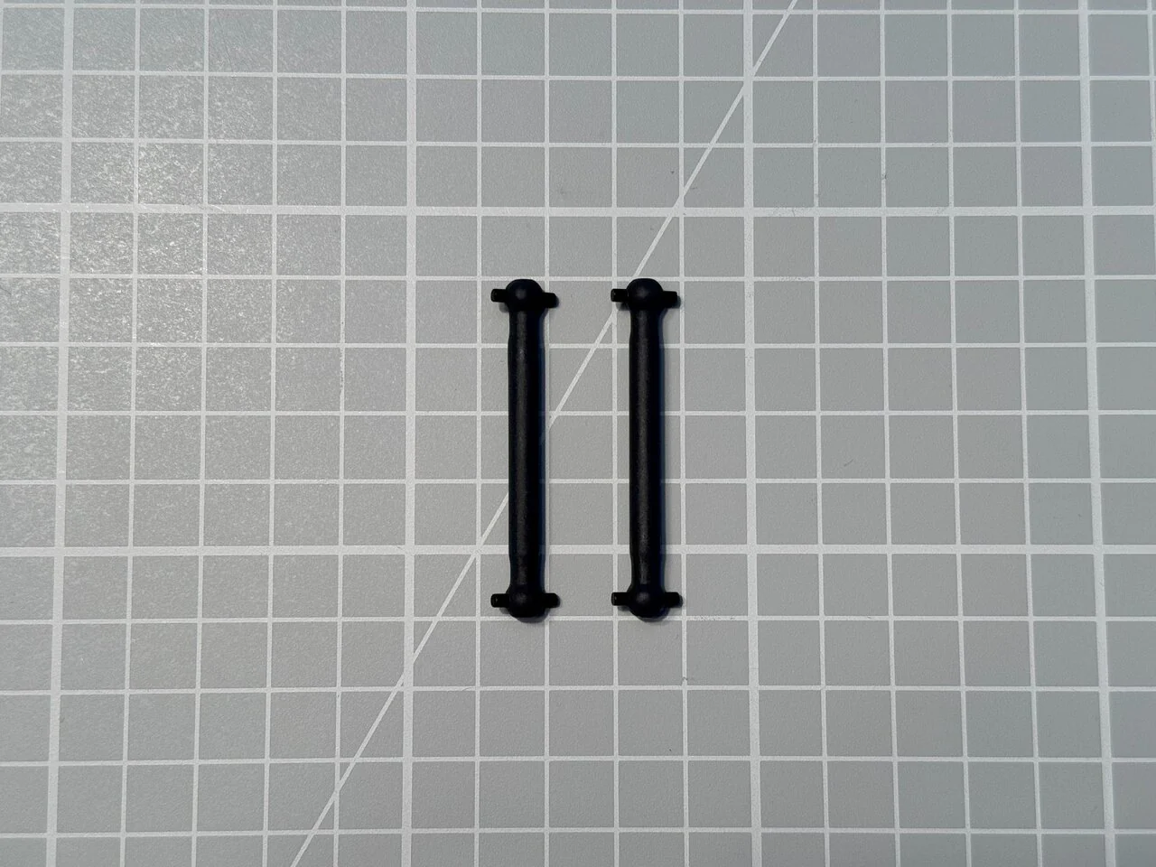 Arbres de transmission arrière (x2) pour 3135/3136 - DF Models 7726