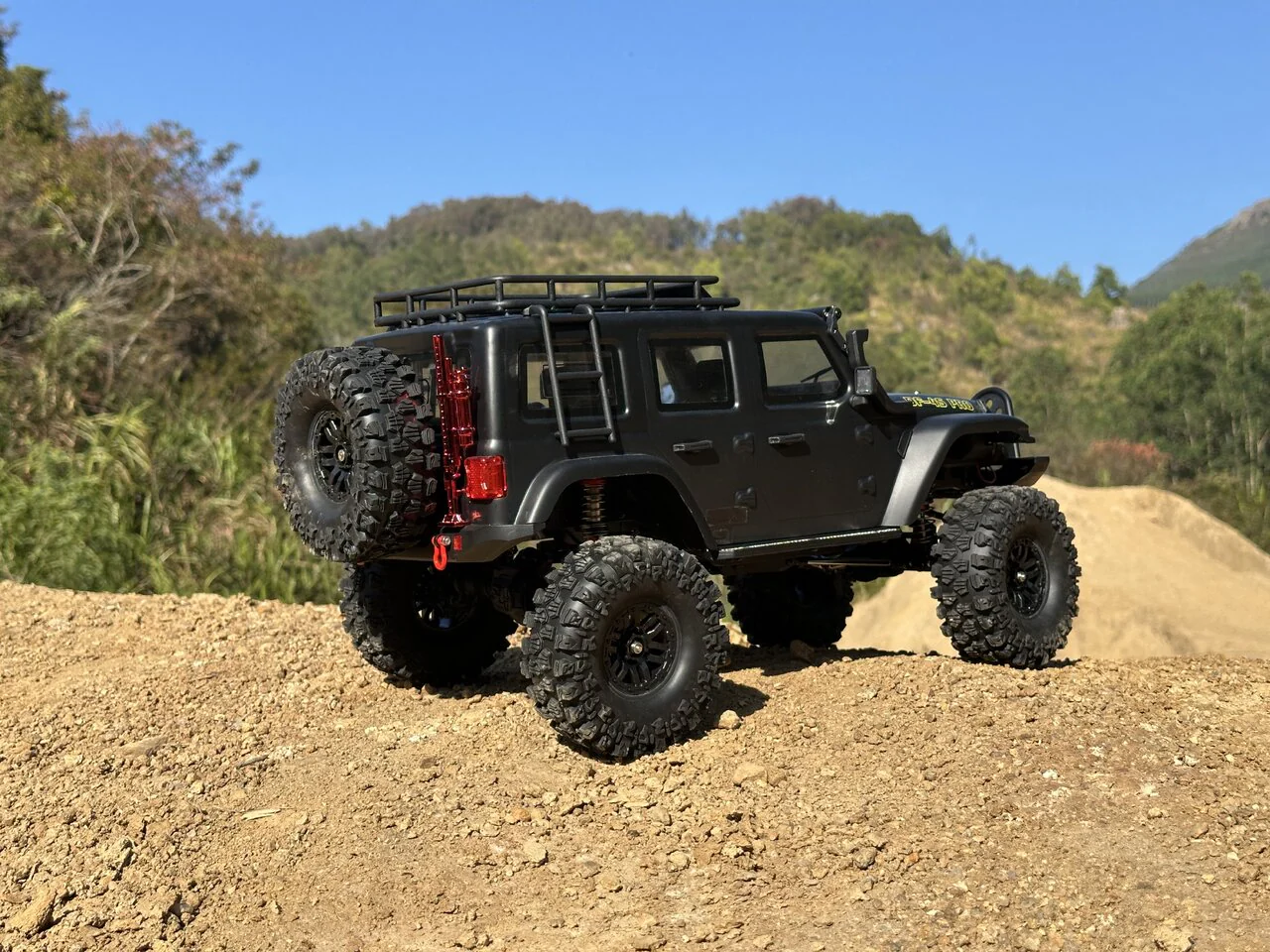 DF Models Crawler RC DF-04S PRO 1/10 Scale Noir mat – Brushless RTR - Image 10