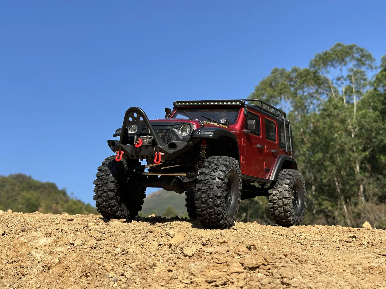 DF Models Crawler RC DF-04S PRO 1/10 Scale rouge métal – Brushless RTR - Image 7