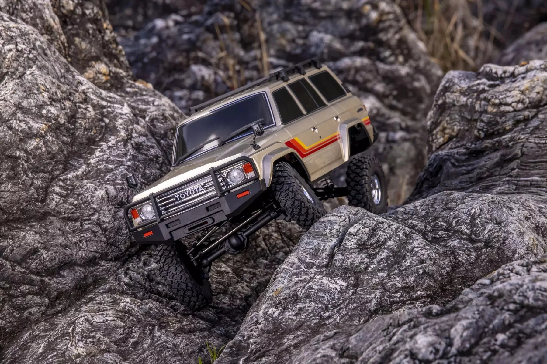 Kyosho KC10 Toyota Land Cruiser 60 Crawler 4WD 1/10 - 34801T1B - Image 5