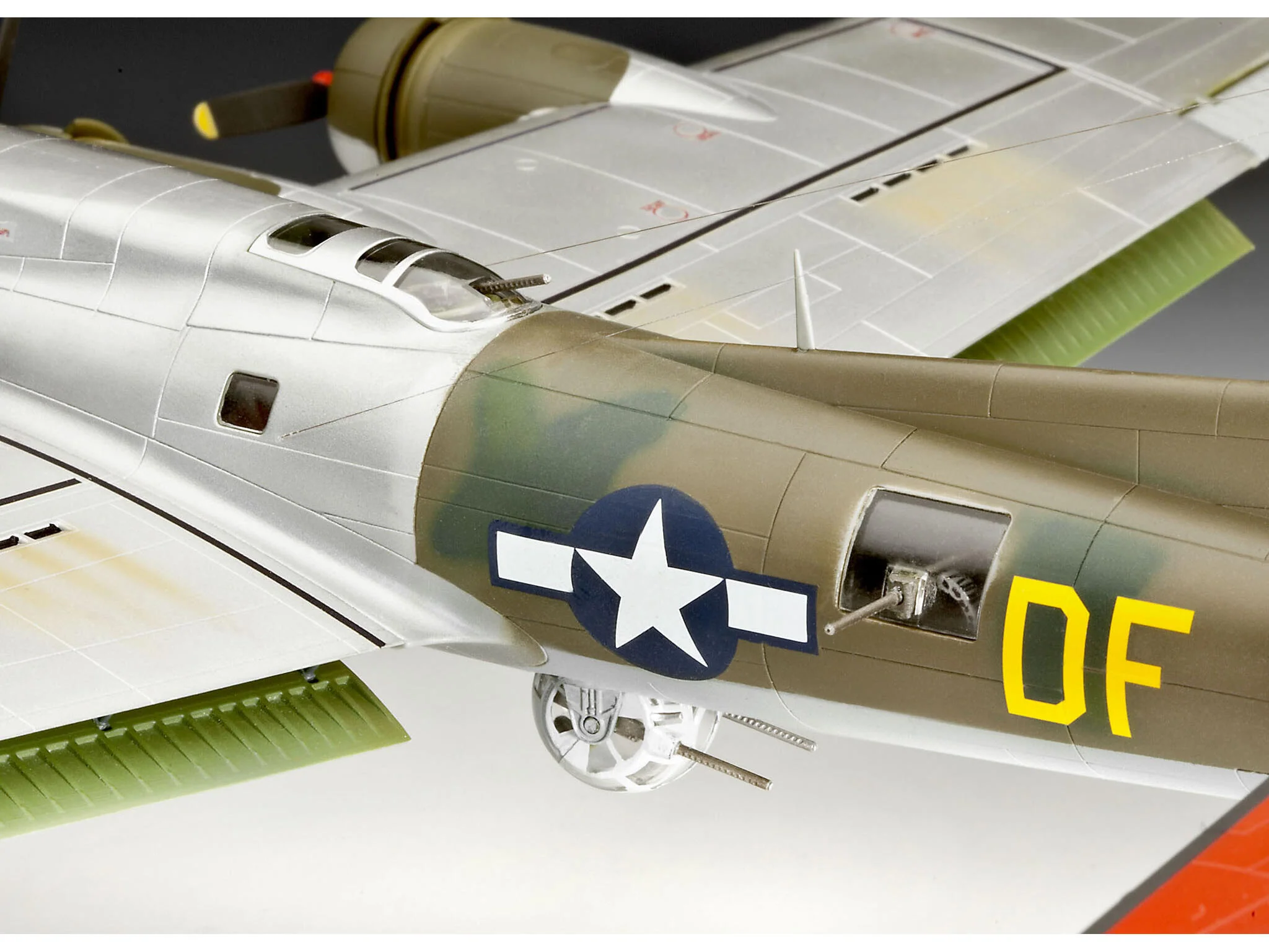 Maquette avion Revell 04283 B-17G Forteresse volante - Image 3