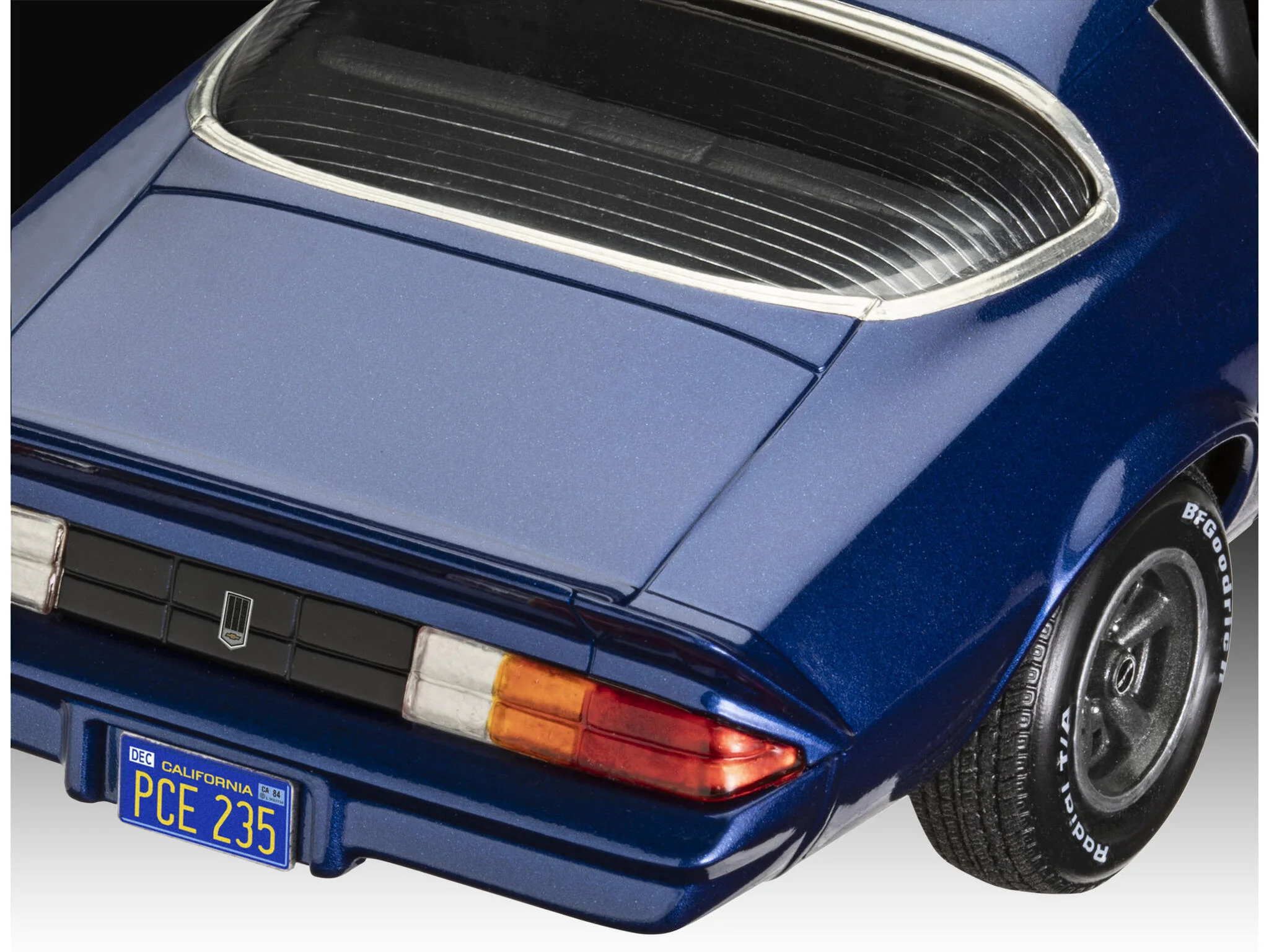 Maquette film Revell 07728 "Stranger Things" Billy's Chevy Camaro Z/28 - Image 4