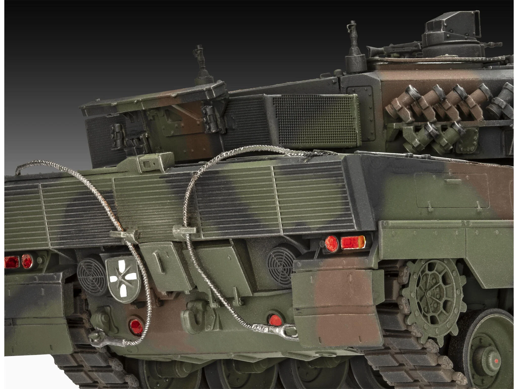Maquette militaire Revell 05631 Leopard 2A6MA2" 70 ans Exclusive Edi avec accessoires de base - Image 7