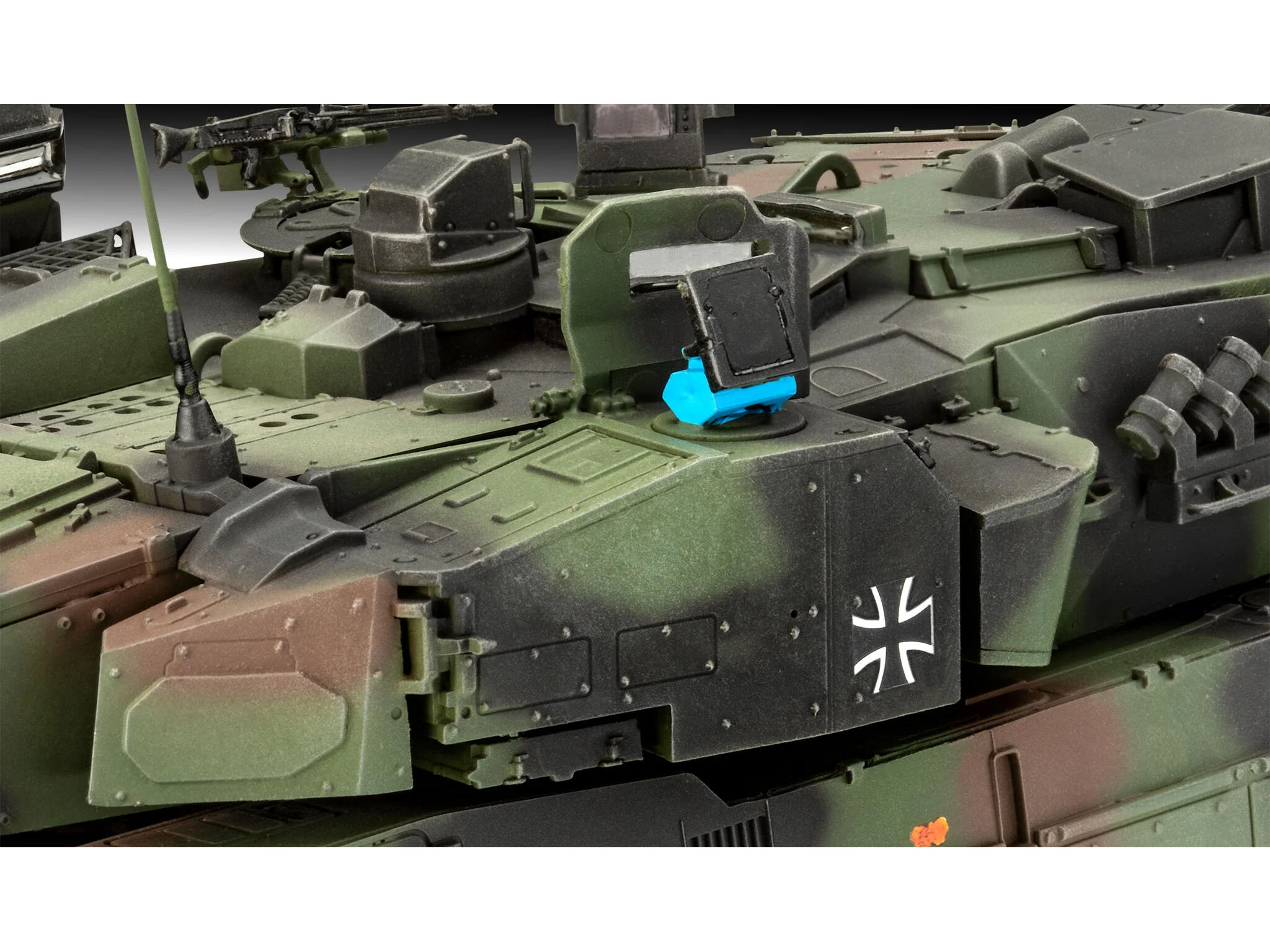Maquette militaire Revell 63360 Model Set Leopard 2A7A1 avec accessoires de base - Image 3