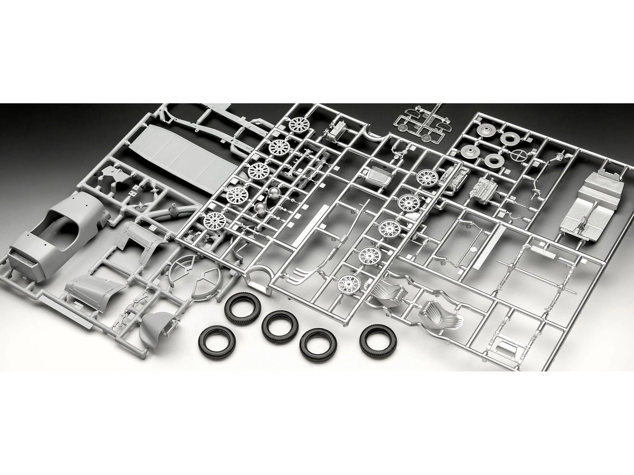 Maquette Revell Starter kit 77751 Aston Martin Ulster avec accessoires de base - Image 7