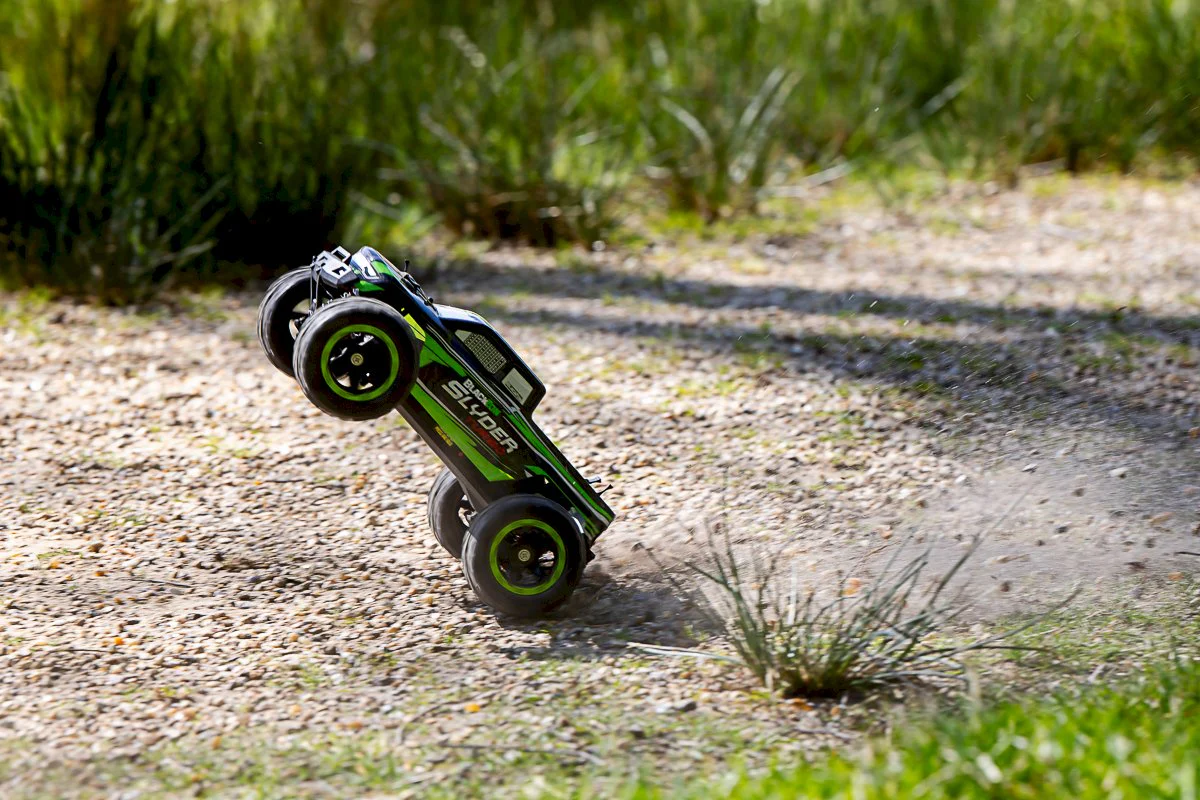 Monster Slyder MT Turbo 40km/h lipo 2S Brushless 4WD RTR 540208 verte - Image 15