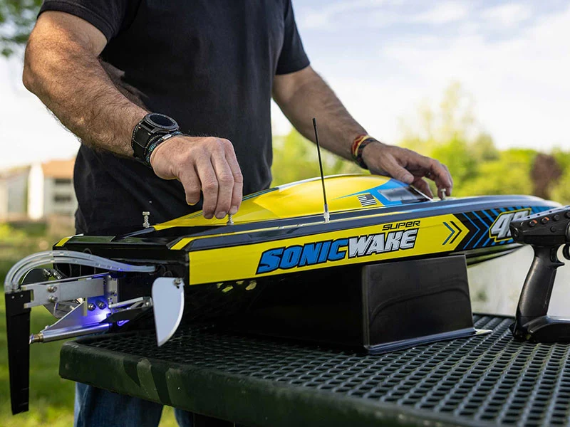 Pro Boat Sonicwake 48" 8S Deep-V RTR PRB08052 - Image 8