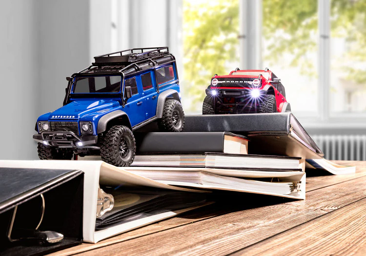 Traxxas TRX4M 1/18 Land Rover Defender Crawler Vert RTR - 97054-1 - Image 8