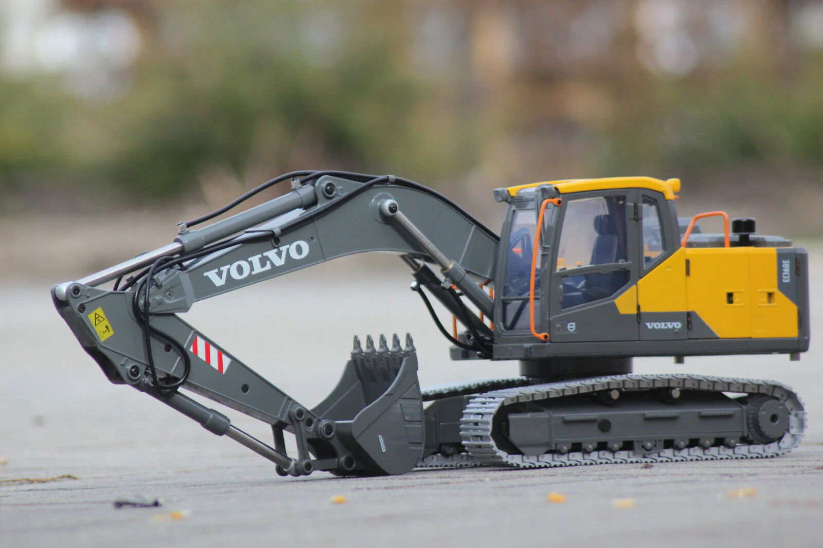 Volvo EC160E - Pelle RC électrique entièrement métallique 1/14 - Image 7